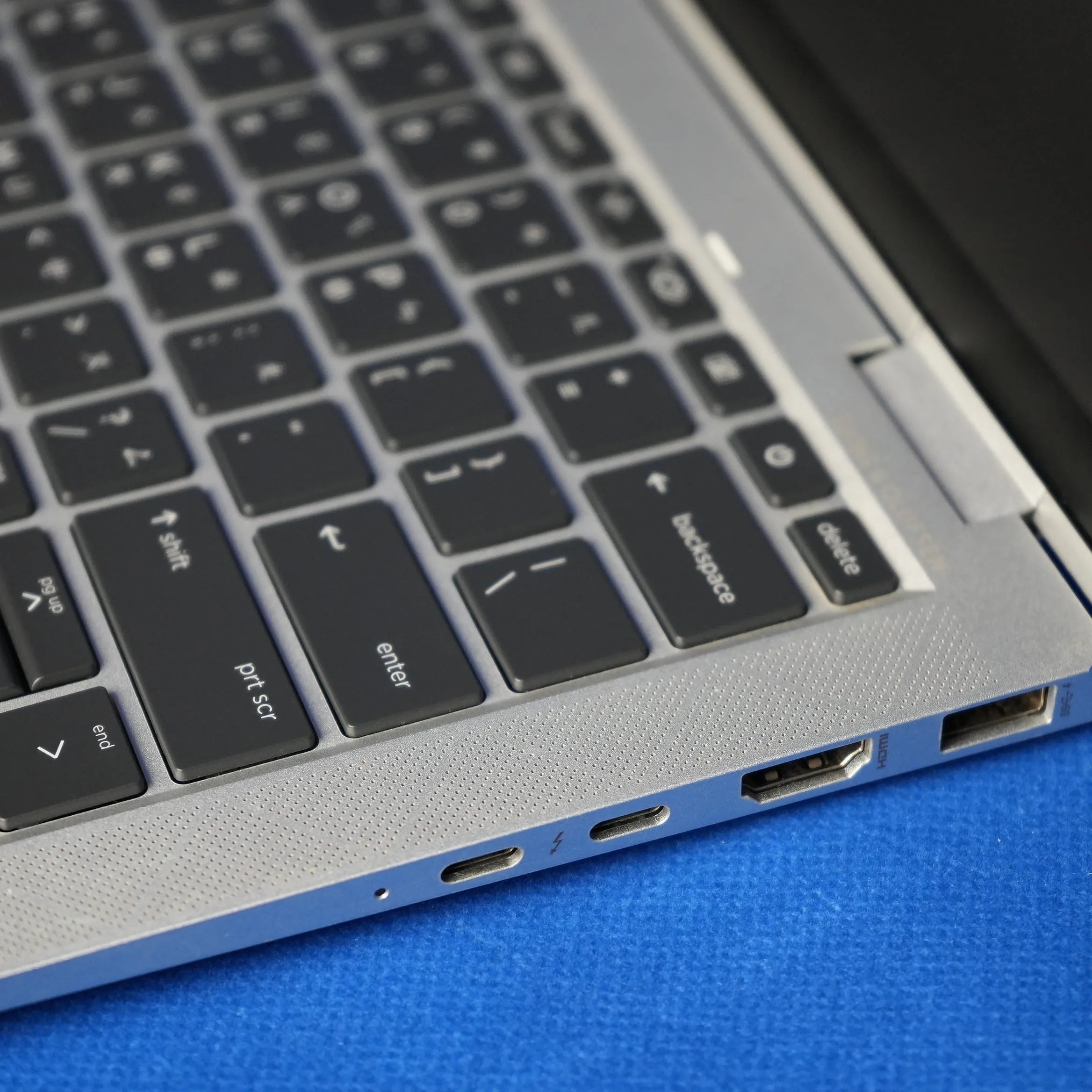 HP EliteBook x360 1030 G8