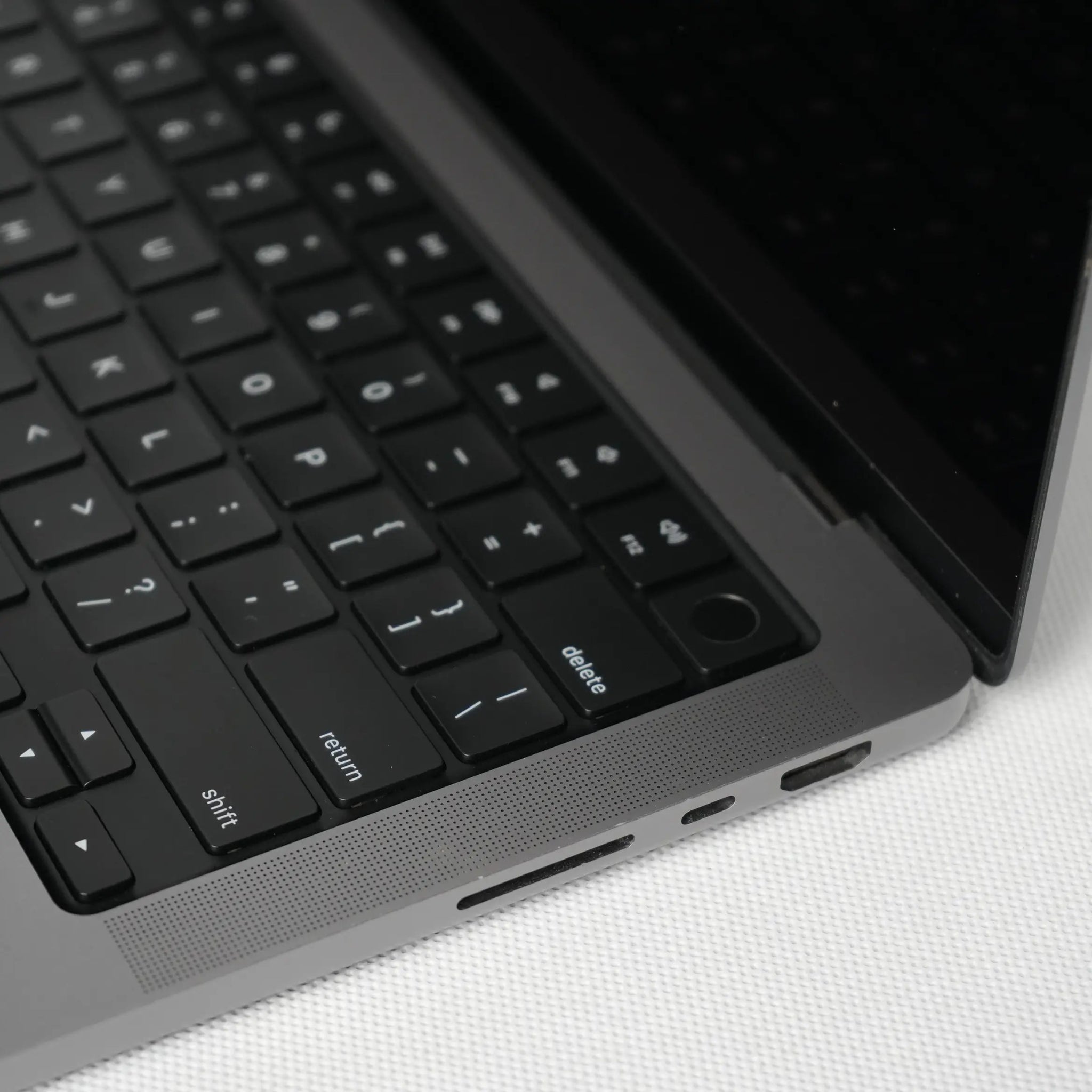 筆電先生 Apple Macbook Pro A2442 8C14G | - 筆電先生