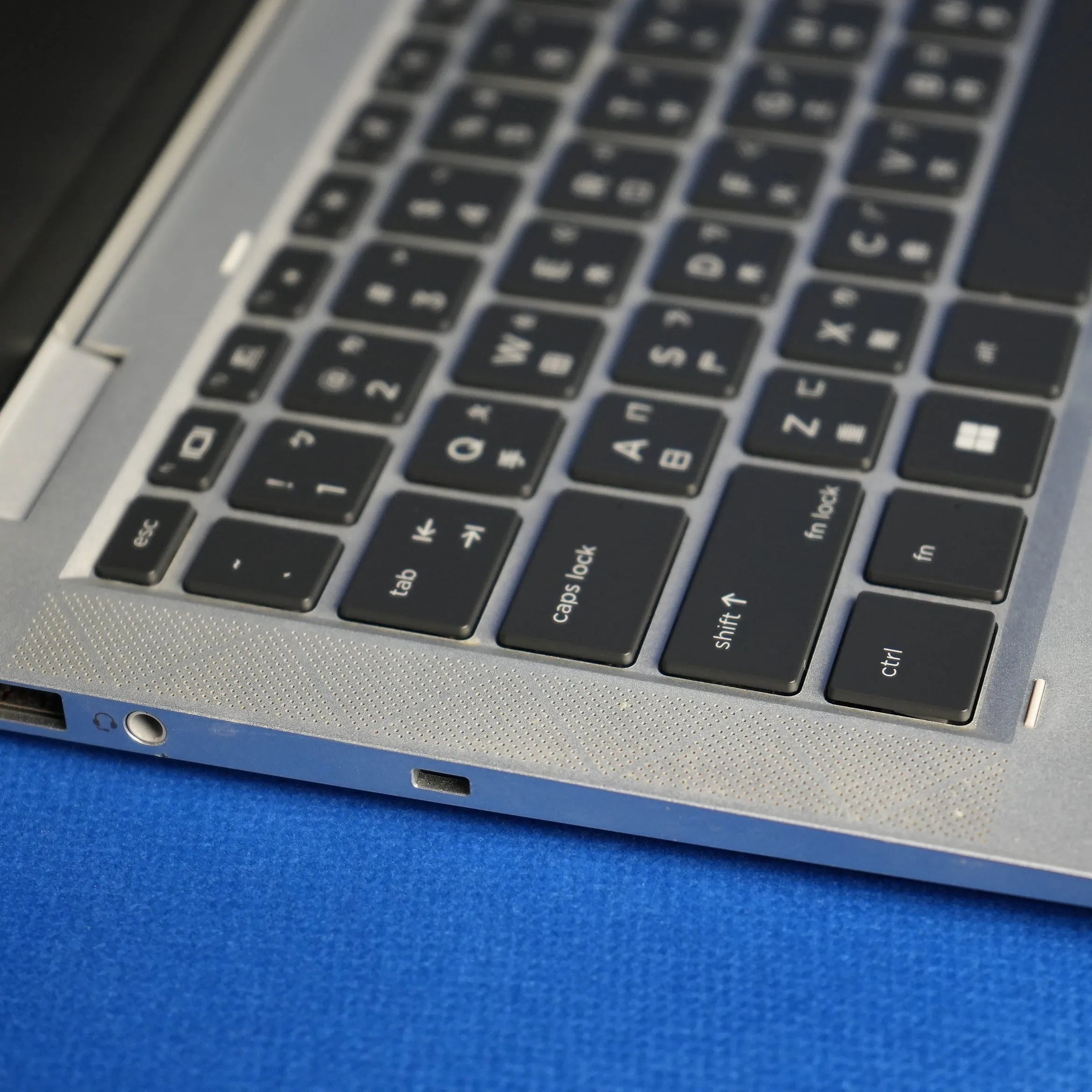 HP EliteBook x360 1030 G8
